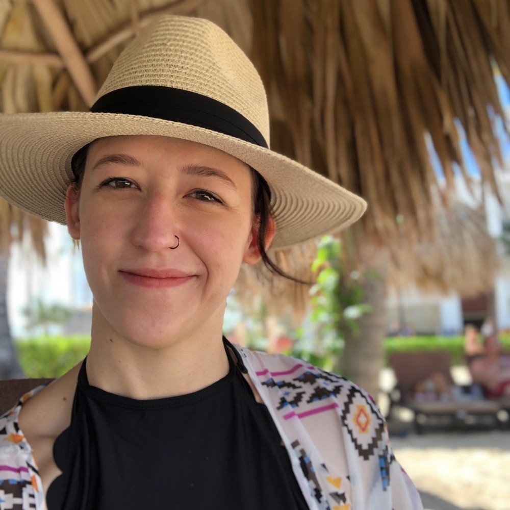 Meet your Posher, Courtney